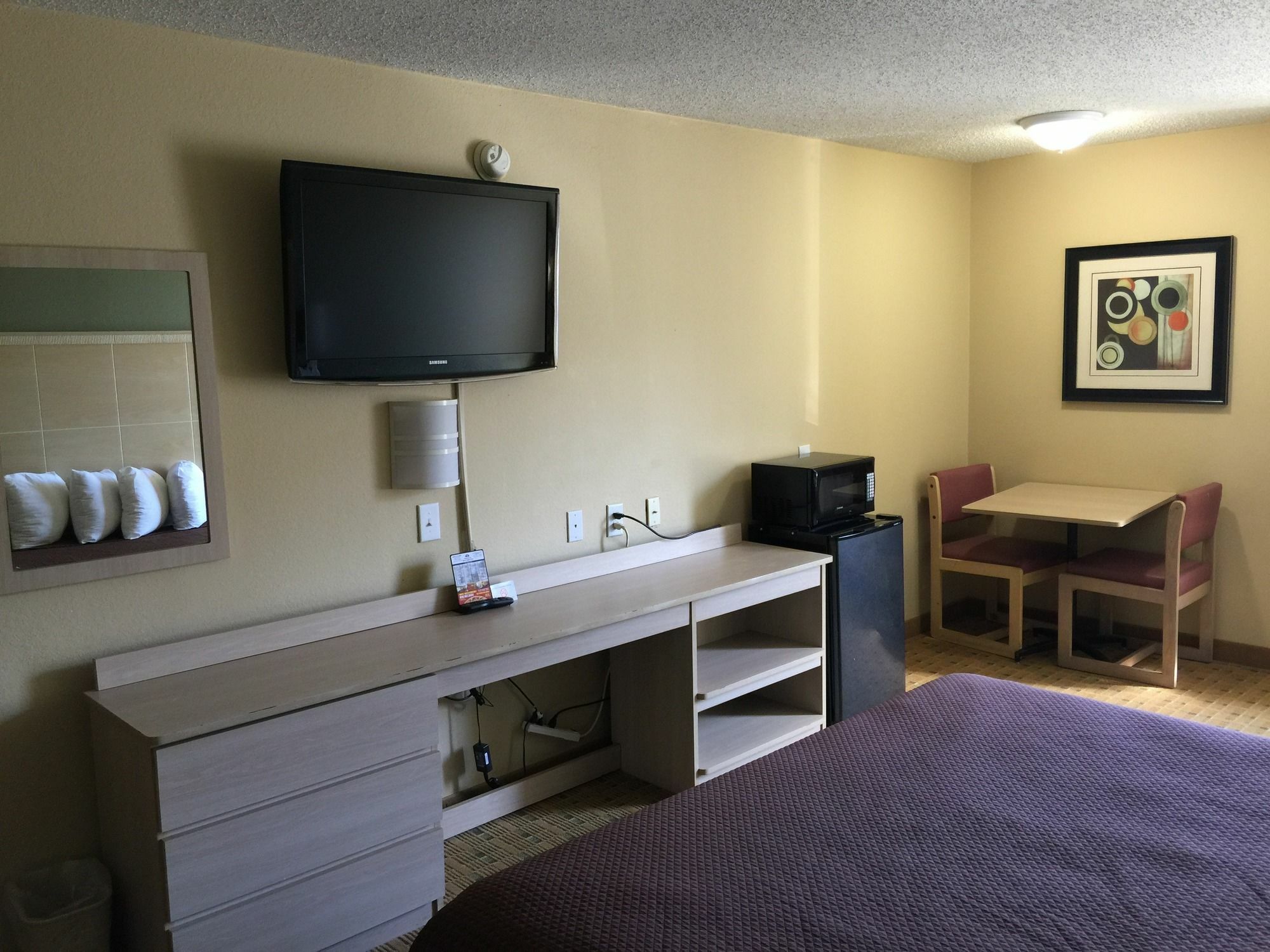 Red Roof Inn Raleigh North-Crabtree Mall-Lenovo Center Экстерьер фото